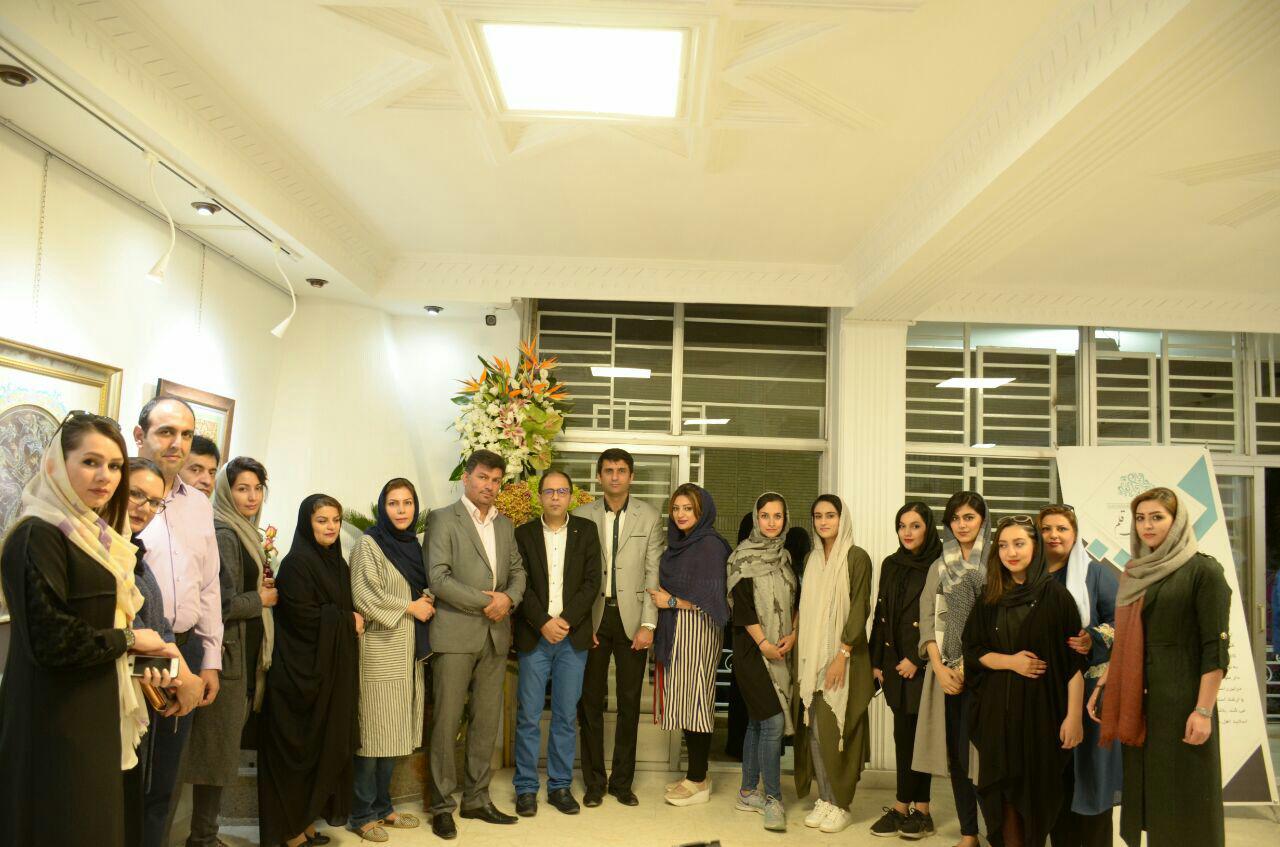 آموزشگاه هنرهای تجسمی نمایشگاه گروهی مینیاتور اصفهان 
